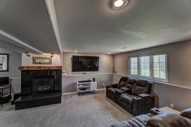 2917 BENJAMIN, Rapid City, SD 57703