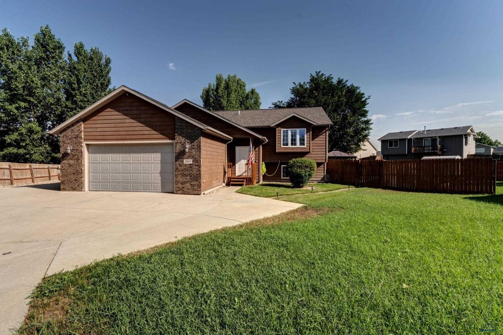 2917 BENJAMIN, Rapid City, SD 57703