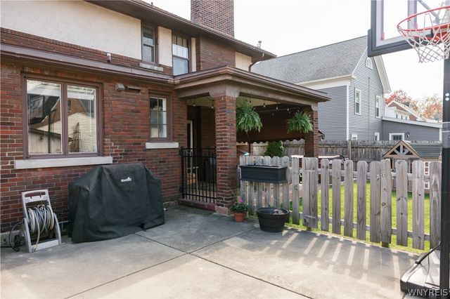 942 Harrison Avenue, Niagara Falls, NY 14305