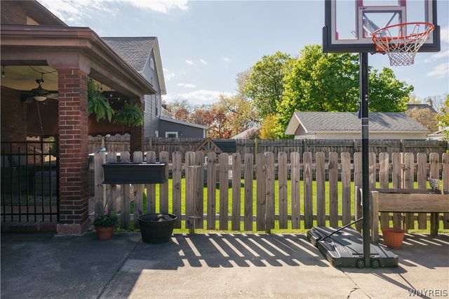 942 Harrison Avenue, Niagara Falls, NY 14305