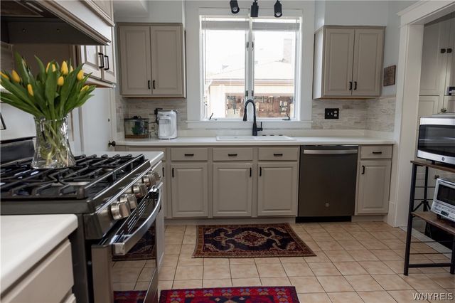 942 Harrison Avenue, Niagara Falls, NY 14305