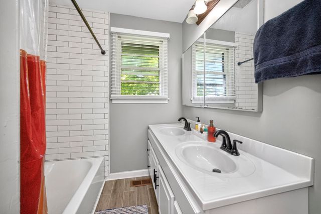 2418 18th Ave, N, Nashville, TN 37208