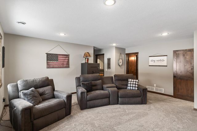 27835 143rd Street NW, Zimmerman, MN 55398