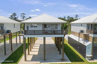 10066 E Bayou View Drive, Bay Saint Louis, MS 39520
