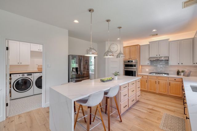 8311 Lofty LN, Round Rock, TX 78681