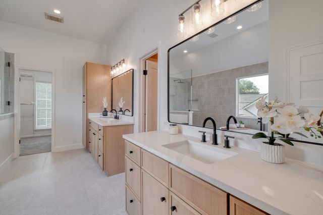 8311 Lofty LN, Round Rock, TX 78681