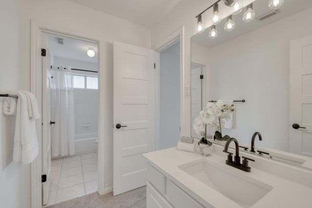 8311 Lofty LN, Round Rock, TX 78681