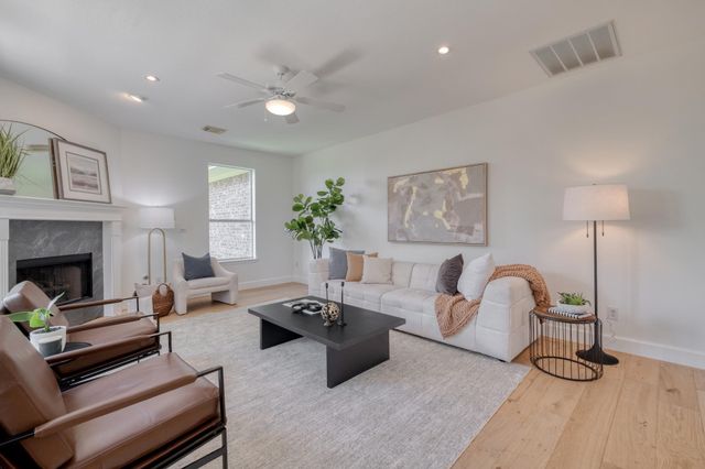 8311 Lofty LN, Round Rock, TX 78681