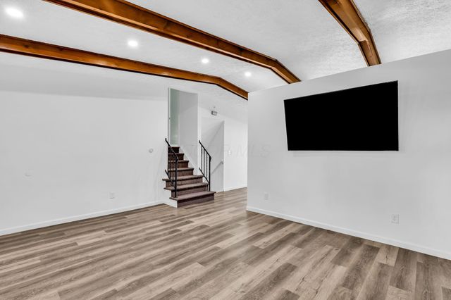 1993 Mountain Oak Road, Columbus, OH 43219