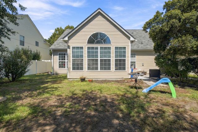 423 Blackberry Ln., Myrtle Beach, SC 29579