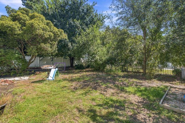 423 Blackberry Ln., Myrtle Beach, SC 29579