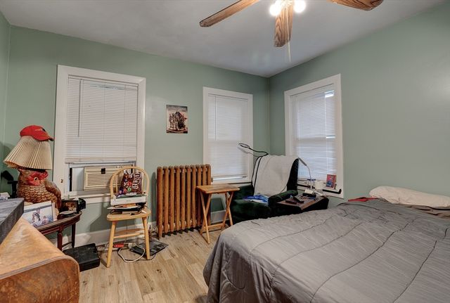 51 View St, Holyoke, MA 01040