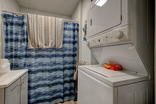 51 View St, Holyoke, MA 01040