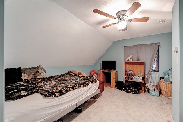 51 View St, Holyoke, MA 01040