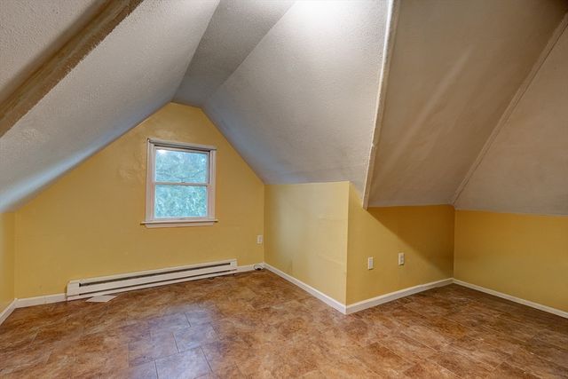 51 View St, Holyoke, MA 01040