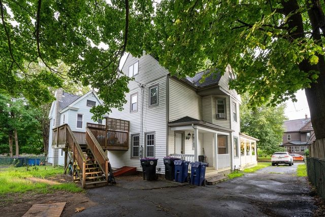 51 View St, Holyoke, MA 01040