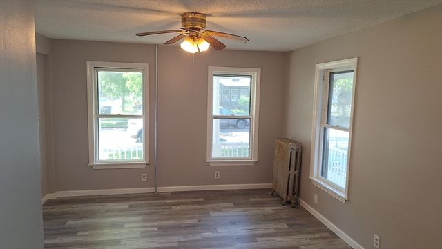 51 View St, Holyoke, MA 01040