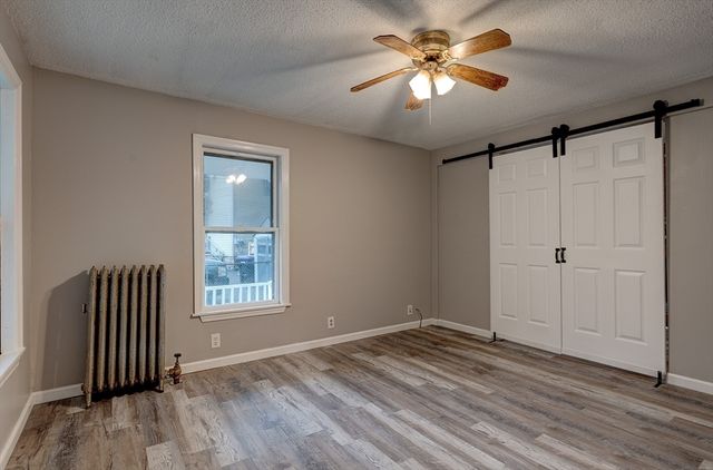 51 View St, Holyoke, MA 01040