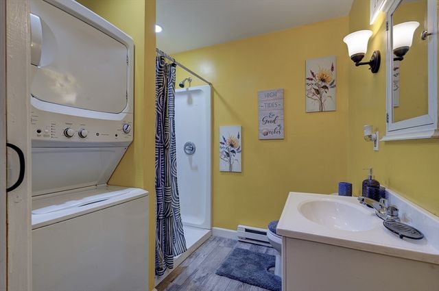 51 View St, Holyoke, MA 01040
