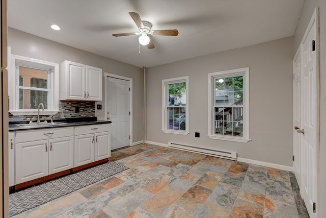 51 View St, Holyoke, MA 01040
