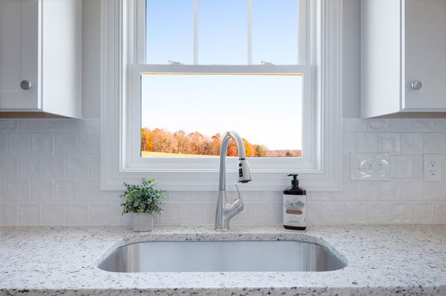 10528 Leesville RD, Lynch Station, VA 24571