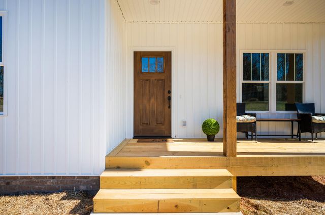 10528 Leesville RD, Lynch Station, VA 24571