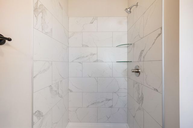 10528 Leesville RD, Lynch Station, VA 24571