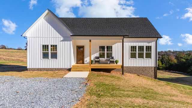 10528 Leesville RD, Lynch Station, VA 24571