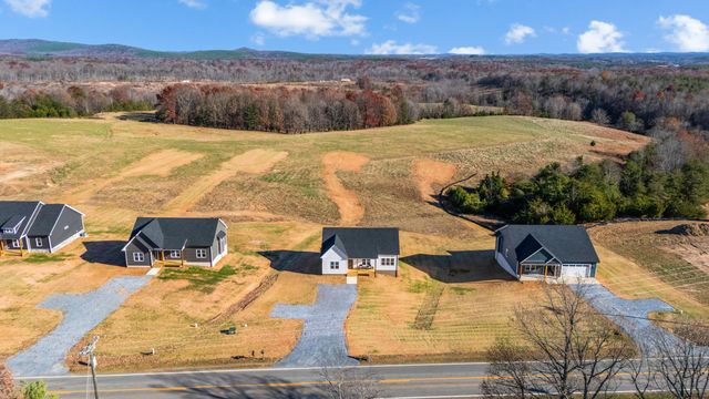 10528 Leesville RD, Lynch Station, VA 24571