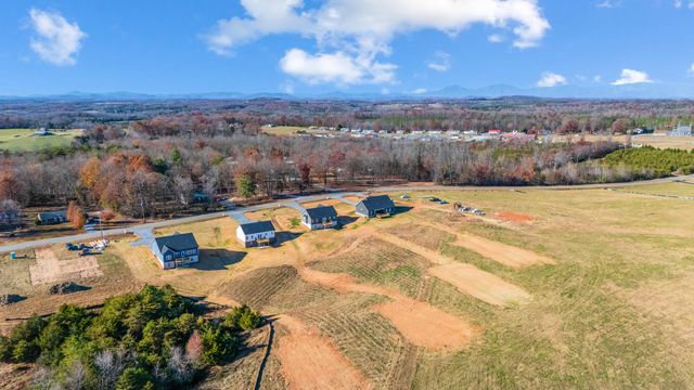 10528 Leesville RD, Lynch Station, VA 24571