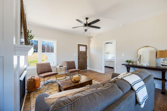 10528 Leesville RD, Lynch Station, VA 24571