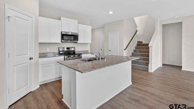 4008 Ripplewood Drive, Lindale, TX 75771