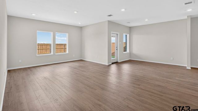 4008 Ripplewood Drive, Lindale, TX 75771