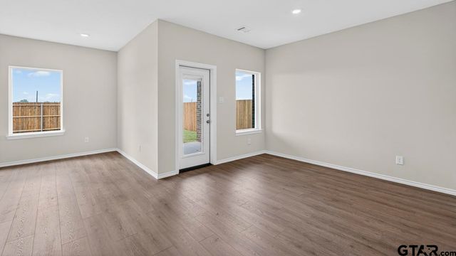 4008 Ripplewood Drive, Lindale, TX 75771