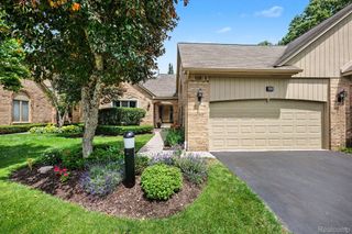2202 Elm Circle, Shelby Charter Township, MI 48316