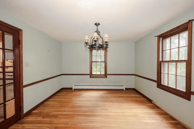 16 Meserve Road, Durham, NH 03824