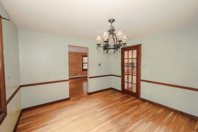 16 Meserve Road, Durham, NH 03824