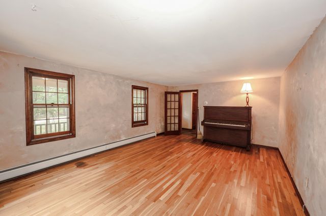 16 Meserve Road, Durham, NH 03824
