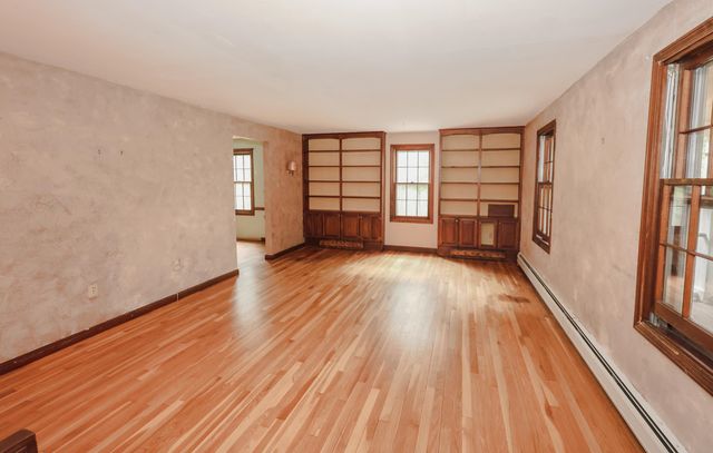 16 Meserve Road, Durham, NH 03824