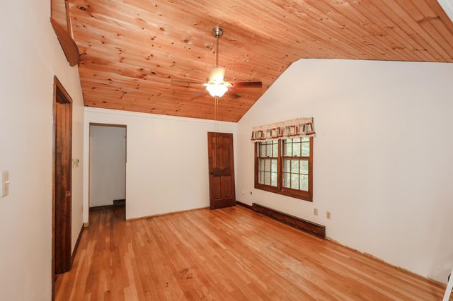 16 Meserve Road, Durham, NH 03824