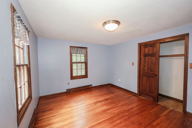 16 Meserve Road, Durham, NH 03824