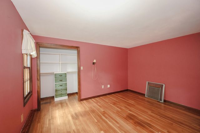 16 Meserve Road, Durham, NH 03824