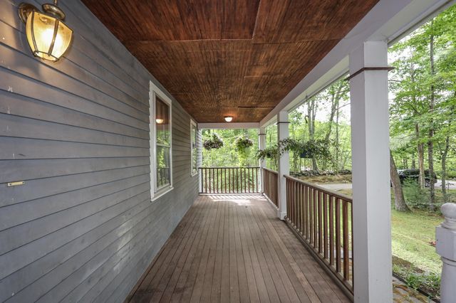 16 Meserve Road, Durham, NH 03824