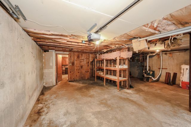 16 Meserve Road, Durham, NH 03824