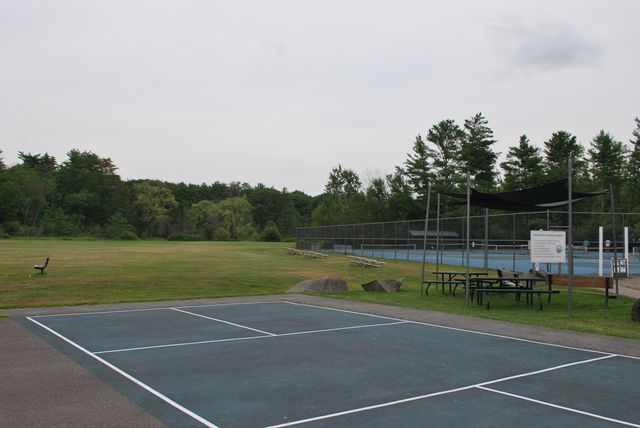 16 Meserve Road, Durham, NH 03824