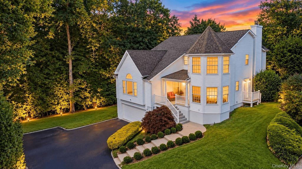 10 Matinecock Court, Locust Valley, NY 11560 — exterior