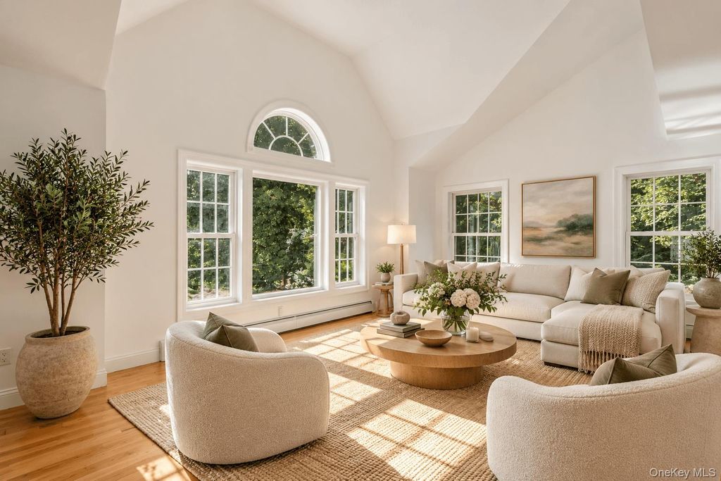 10 Matinecock Court, Locust Valley, NY 11560 — photo 4