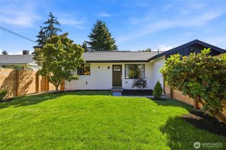 5946 18th Avenue SW #1, Seattle, WA 98106