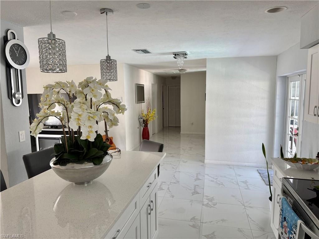 226 Kingston DR, FORT MYERS, FL 33905 — photo 2