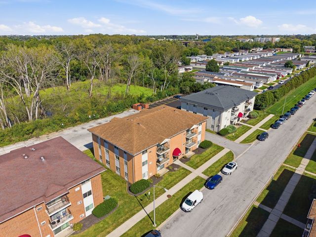 1900 Canal Street 2D, Blue Island, IL 60406